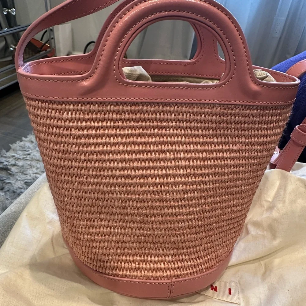 Marni Pink Woven Bucket Tote with Leather Trim - Picture 2 of 15